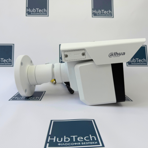 3 X 2МП IP WizMind Triple-Sight видеокамера Dahua DH-IPC-MFW5241T2-E3-ASE (3.6,12,25мм)