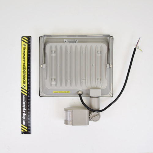 Комплект из двух LED-прожекторов Lightwell LW-50W-220PIR с датчиком движения