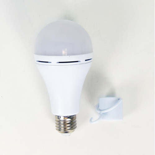 Комплект из двух ламп LED Lightwell BS2C4 15 Вт Е27 со встроенным аккумулятором