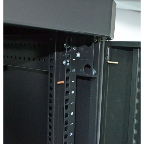 Шафа серверна CMS 33U 610 х 865 UA-MGSE3368MPB посилена з перфорованими дверима для мережевого обладнання